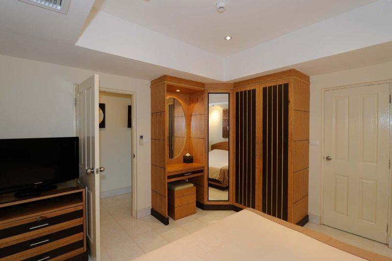 Royal Park Apartments Jomtien Beach Exterior photo